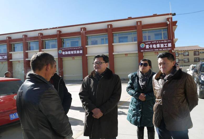 阿坝州政府副秘书长赵正伟,阿坝州商务局局长罗尔伍,副局长王琼瑛参与