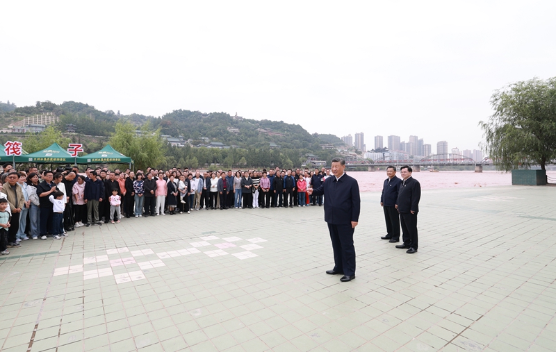 习近平在甘肃考察时强调深化改革勇于创新苦干实干富民兴陇奋力谱写中国式现代化甘肃篇章途中在陕西宝鸡考察蔡奇陪同考察「相关图片」 习近平在甘肃考察时强调深化改革勇于创新苦干实干富民兴陇奋力谱写中国式现代化甘肃篇章途中在陕西宝鸡考察蔡奇陪同考察「相关图片」