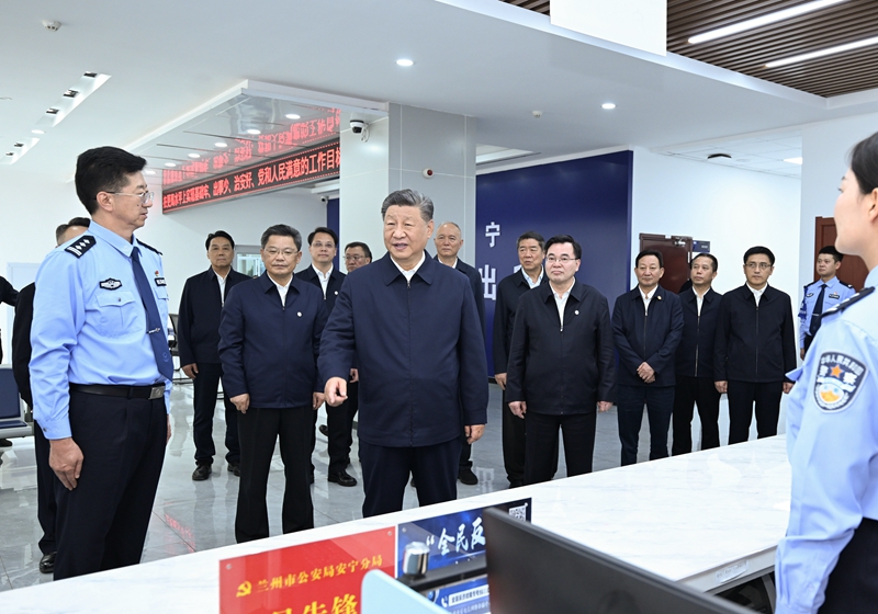 习近平在甘肃考察时强调深化改革勇于创新苦干实干富民兴陇奋力谱写中国式现代化甘肃篇章途中在陕西宝鸡考察蔡奇陪同考察「相关图片」 习近平在甘肃考察时强调深化改革勇于创新苦干实干富民兴陇奋力谱写中国式现代化甘肃篇章途中在陕西宝鸡考察蔡奇陪同考察「相关图片」