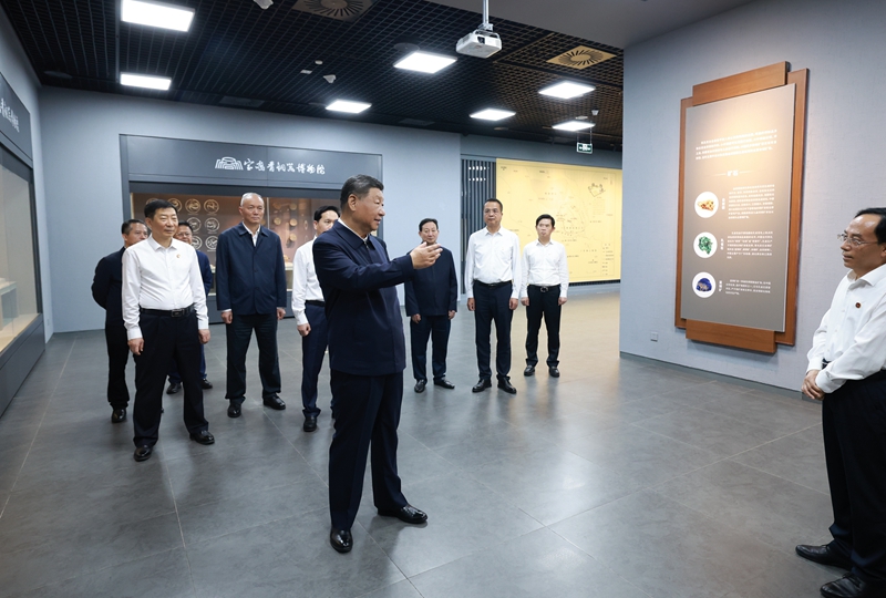 习近平在甘肃考察时强调深化改革勇于创新苦干实干富民兴陇奋力谱写中国式现代化甘肃篇章途中在陕西宝鸡考察蔡奇陪同考察「相关图片」 习近平在甘肃考察时强调深化改革勇于创新苦干实干富民兴陇奋力谱写中国式现代化甘肃篇章途中在陕西宝鸡考察蔡奇陪同考察「相关图片」